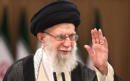 Xamenei bunkerə köçüb