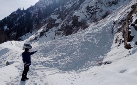 59 yaşlı alpinist 3630 metr yüksəklikdən endirildi