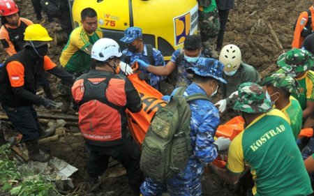 İndoneziyada torpaq sürüşməsi: ölənlərin sayı 70-ə yüksəldi