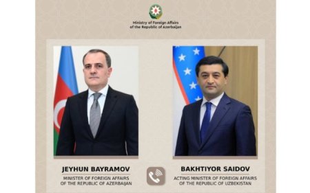 Ceyhun Bayramov özbəkistanlı həmkarı ilə regional vəziyyəti müzakirə etdi