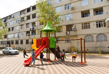 Gəncədə abadlaşdırılan məhəllə sakinlərin istifadəsinə verilib