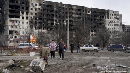 Mariupolda cəsəd dolu anbar aşkarlandı
