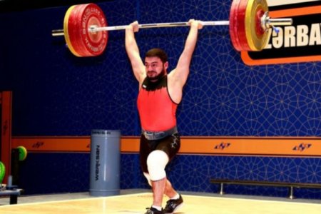 Ağırlıqqaldırma üzrə Azərbaycan çempionu müəyyənləşdi