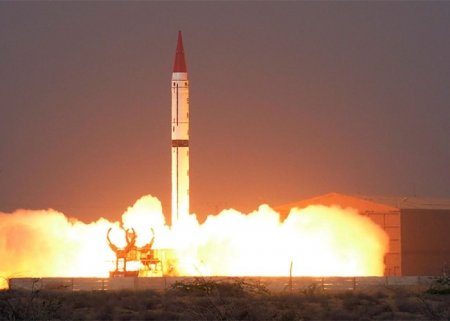 Pakistan nüvə başlığı daşıya bilən raketini sınaqdan keçirdi