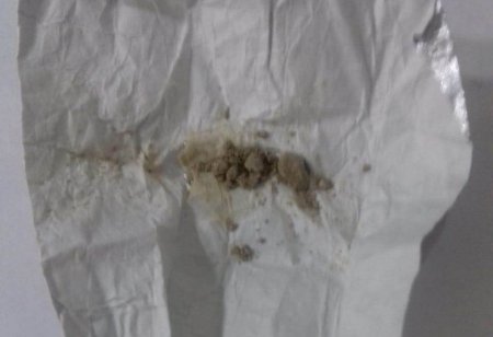 Təcridxanaya narkotik keçirmək istədi SAXLANILDI