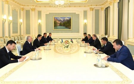 Ceyhun Bayramov özbəkistanlı həmkarı ilə