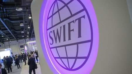 Aİ üç Rusiya bankını SWIFT-dən ayırır