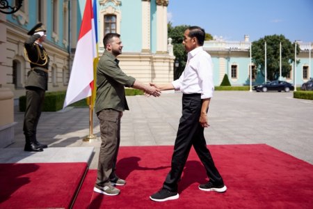 Bu ölkənin lideri Zelenski ilə görüşə getdi