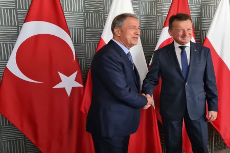Polşa və Türkiyə müdafiə nazirləri görüşüb