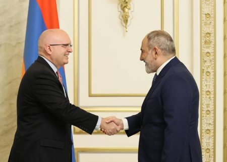 Paşinyan ABŞ rəsmisilə Azərbaycanı müzakirə etdi