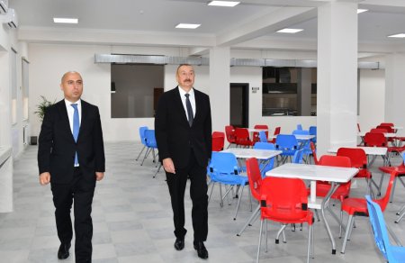 İlham Əliyev Binəqədidə məktəb açılışında