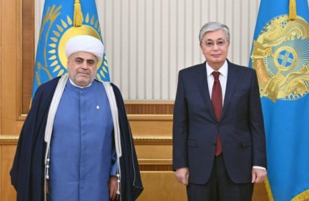 Tokayev Allahşükür Paşazadəni qəbul edib