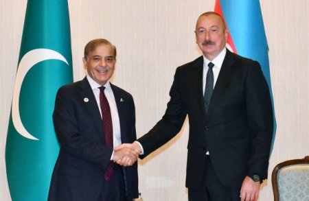 İlham Əliyev Şahbaz Şəriflə görüşdü