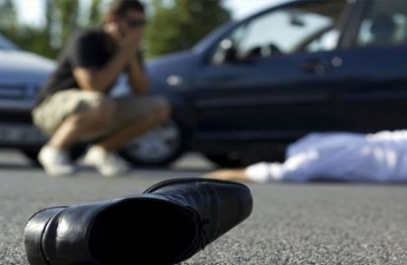 Yolu keçən piyadanı maşın vurdu