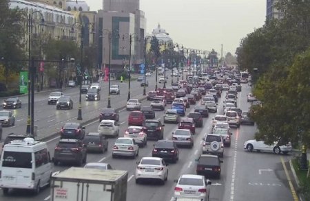 Bakının əsas yollarında TIXAC var