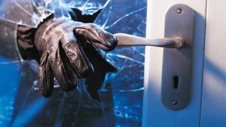 Bakıda fabrikin anbarından 24 min manatlıq oğurluq edildi