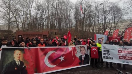 Türklər Stokholmda aksiya keçirirlər - VİDEO