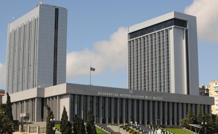 Parlament insan hüquqları ilə bağlı sənədi TƏSDİQLƏDİ
