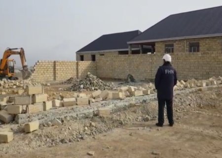 Gəncədə qanunsuz tikintinin qarşısı alındı