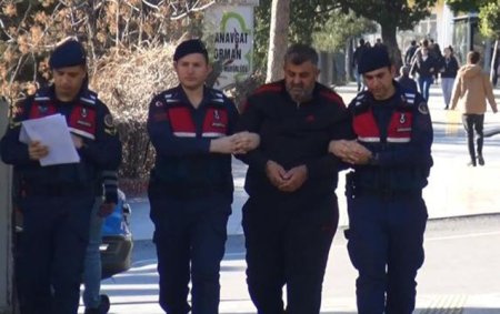 Zəlzələdə dağılan daha bir binanın podratçısı həbs edildi