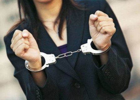 Bakıda qadın mənzildən oğurluq etdi