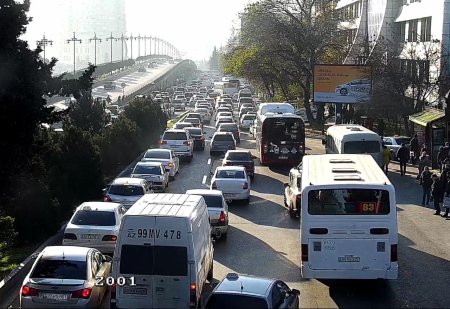 200-dən çox avtobus TIXACDA qalıb