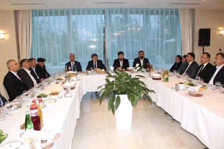 Səbuhi Abdullayev şəhid ailələri və qazilər üçün iftar süfrəsi açıb