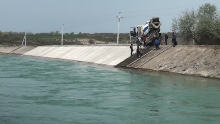 Yuxarı Şirvan Kanalında təmir işləri aparılır