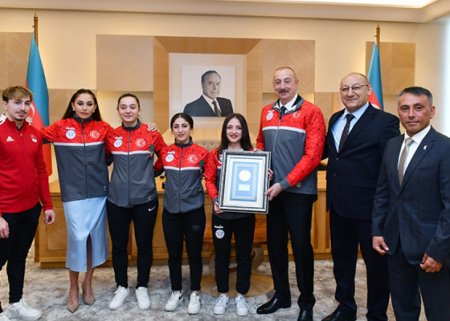 Türk idmançı Ermənistanda qazandığı qızıl medalı İlham Əliyevə hədiyyə ETDİ