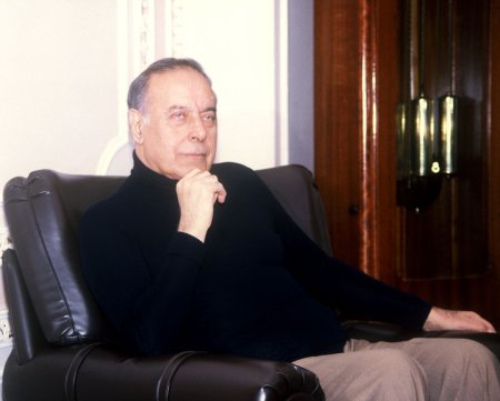 Ulu Öndər Heydər Əliyev - müstəqil Azərbaycanın Konstitusiyasının müəllifi