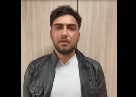 Qadını şəkilləri ilə şantaj etdi