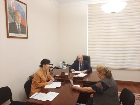 Əhliman Əmiraslanov Milli Məclisdə vətəndaşları qəbul edib
