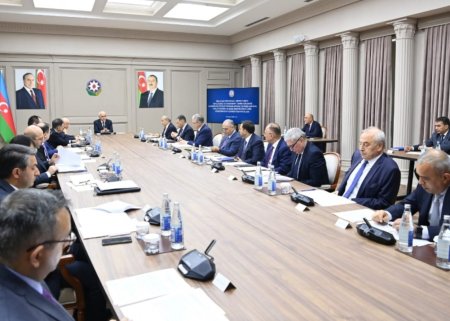 Şahin Mustafayev iclas keçirdi
