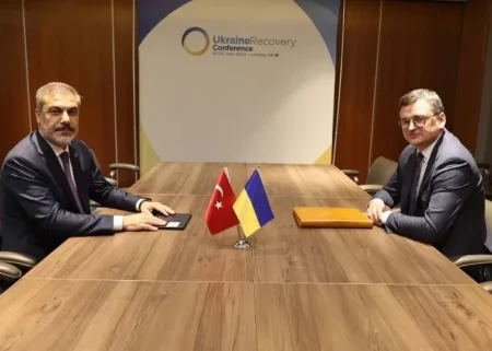 Hakan Fidan ukraynalı həmkarı ilə "Taxıl saziş"ini müzakirə etdi