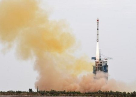 Çin kosmosa 7 yeni peyk buraxdı