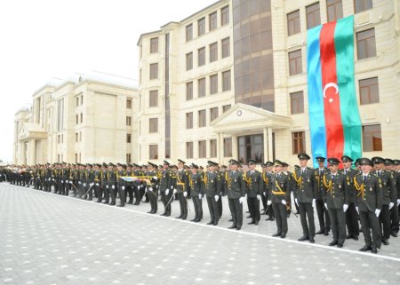 Daxili Qoşunların Ali Hərbi Məktəbinə əlavə kursant qəbulu elan edilir