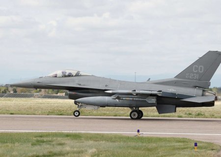 Bu ölkə F-16 qırıcılarını Ukraynaya verəcək