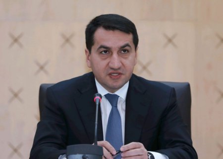 Hikmət Hacıyev Ağdam-Əsgəran-Xankəndi yolundan paylaşım etdi