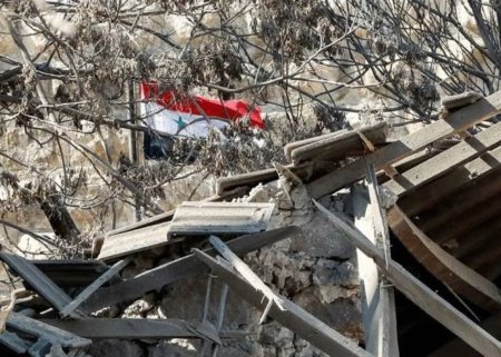 İsrail Suriyada hərbi obyektləri raketlərlə vurdu