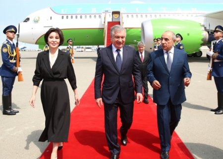 Özbəkistan Prezidenti Azərbaycana gəldi