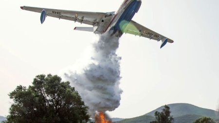 Rus təyyarəsi Türkiyədəki yanğını söndürmək üçün hərəkətə keçdi