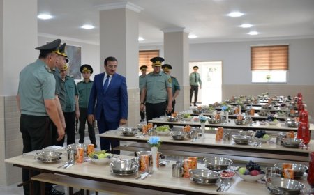 Ədliyyə nazirinin müavini əsgərlərin şəraiti ilə maraqlanıb