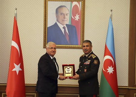 Müdafiə nazirlərinin görüşündə hərbi əməkdaşlıq müzakirə OLUNDU