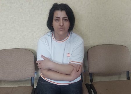 Qadın saxlanılan şəxsə narkotik ötürmək istədi