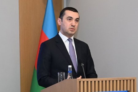XİN fransalı nazirə cavab verdi