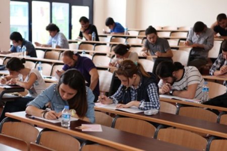 Kolleclərin boş qalan yerlərinə qəbul elan edildi