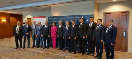 Bakıda Heydər Əliyevin 100 İlliyinə Həsr Olunmuş " Böyük Lider"  beynəlxalq konfransı keçirilib