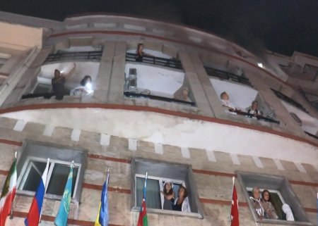 İstanbulda hoteldə yanğın - 40 nəfər təxliyə edildi
