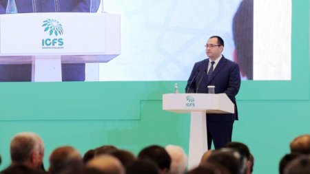 Məcnun Məmmədov Səmərqənddə beynəlxalq konfrasda iştirak edib