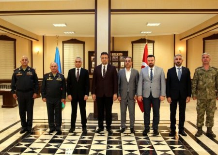 Prezidentin səlahiyyətli nümayəndəsi təmas xəttindəki vəziyyətlə maraqlandı